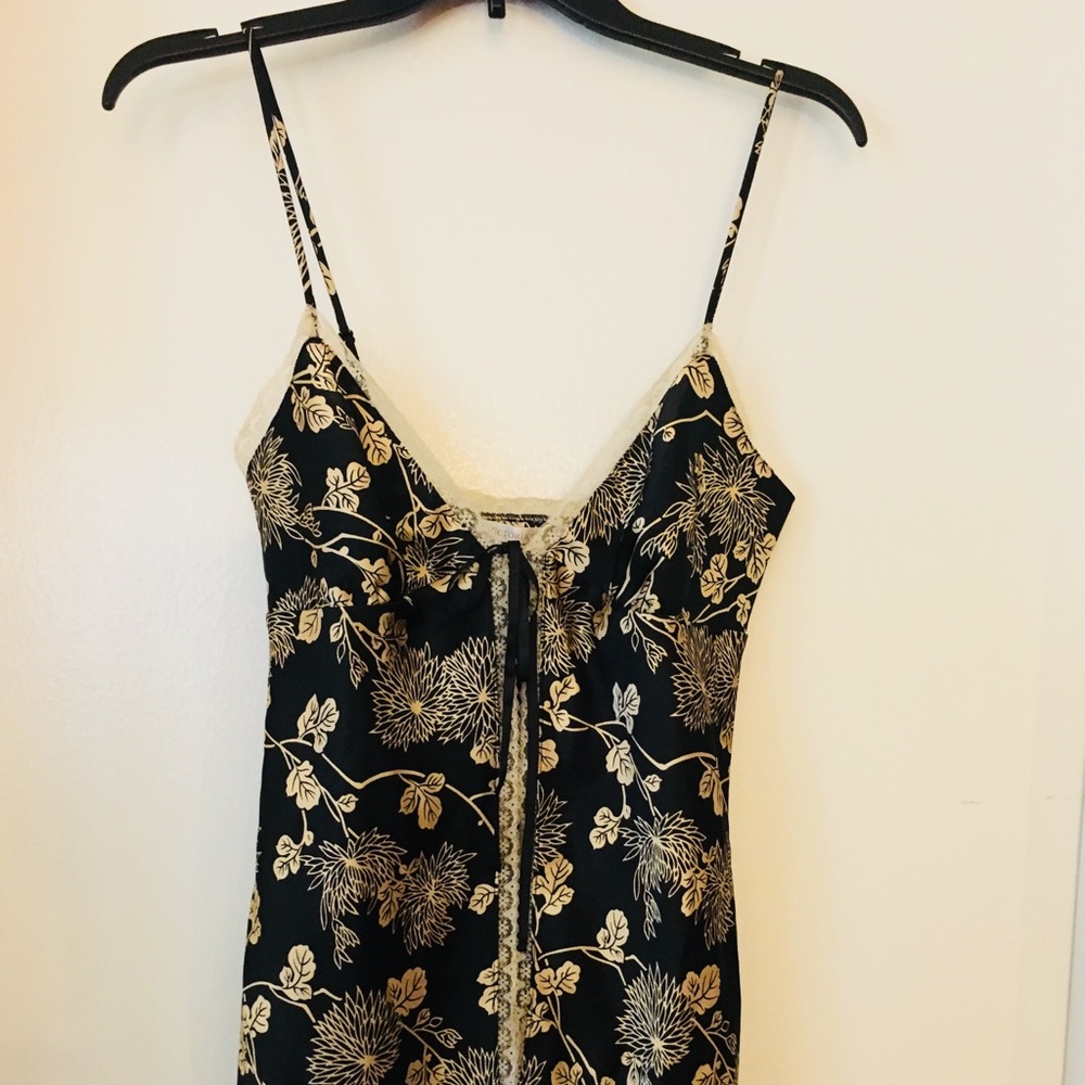 Victoria secret front slip/tie